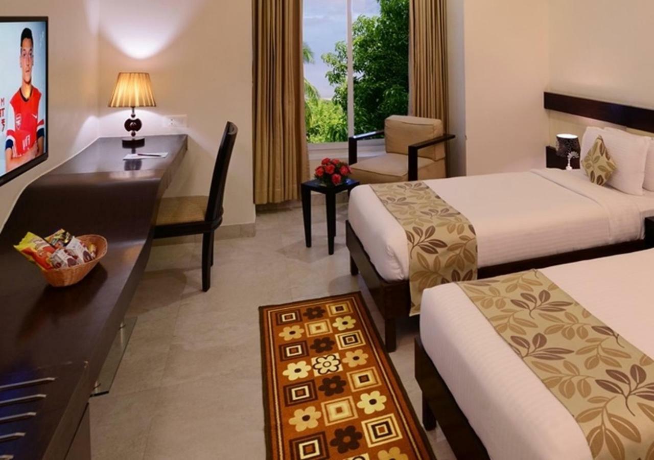 Green View Clarks Inn, Shimoga Exterior foto