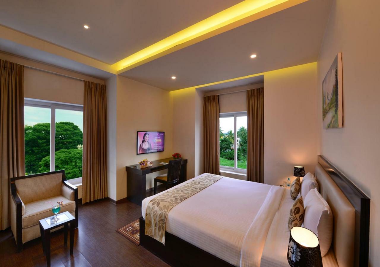 Green View Clarks Inn, Shimoga Exterior foto